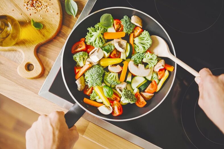 Préparation d'aliments diététiques pour perdre du poids